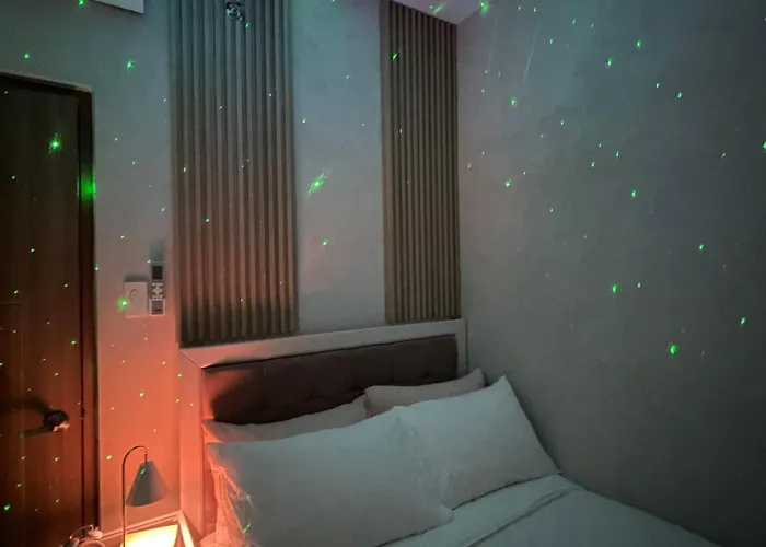Re Lux Staycation, Near Naia Apartment